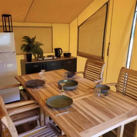 4 Etoiles - Piscine - Ccaffha *